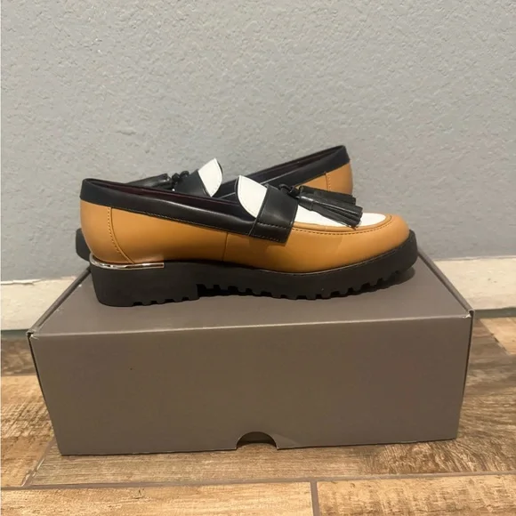 NIB Franco Sarto Carolynn Tassel Loafer Size 6.5 - Picture 4 of 8